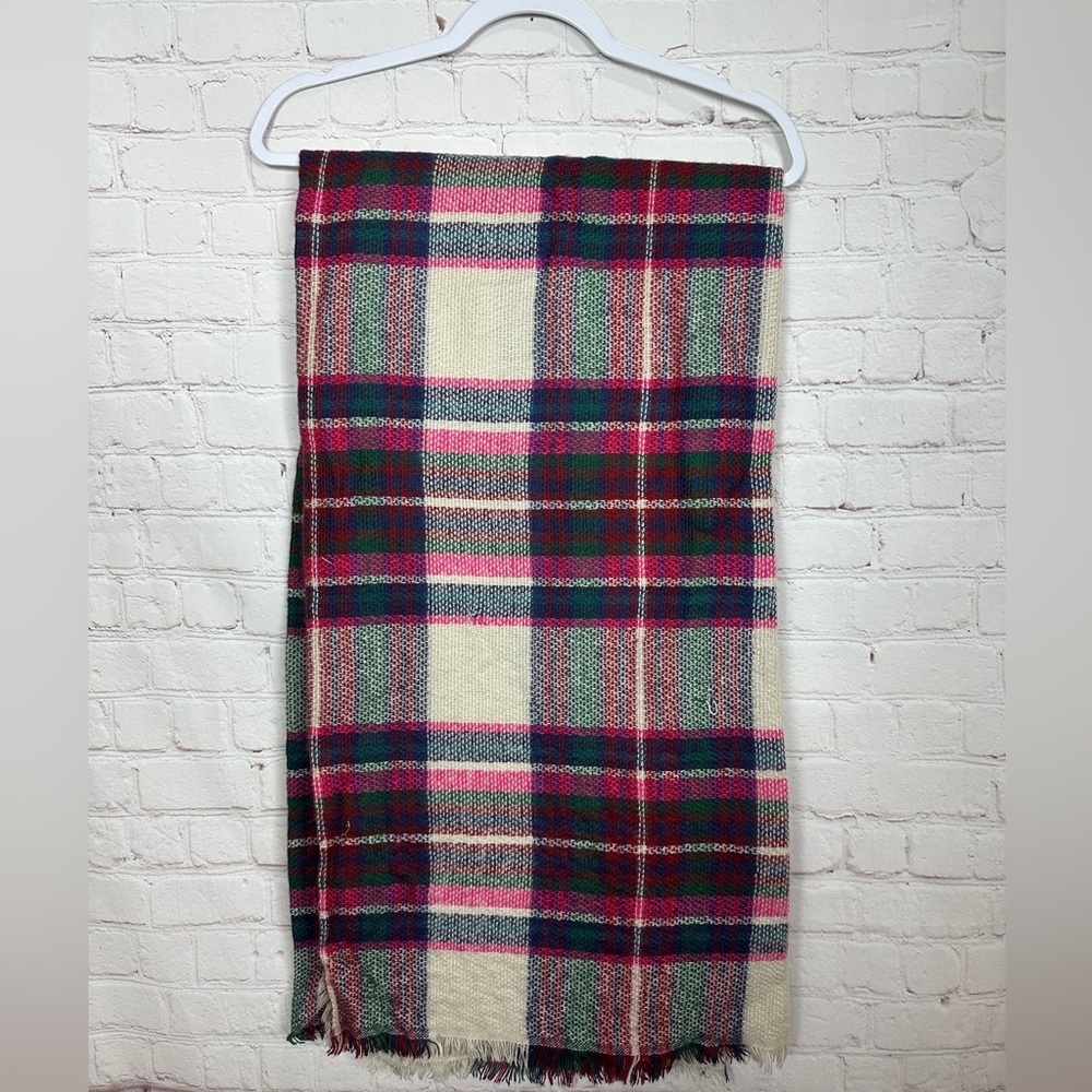 red And Green Tartan Plaid Scarf rectangle fringe edges 56" x‎ 16.5"